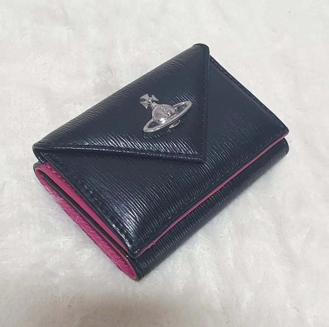 お値下げ！早い者勝ち！新品未使用　ビビアン　スカルBOX財布 本物のビビアンウエストウッド財布半財布3段財布シルバーボックス